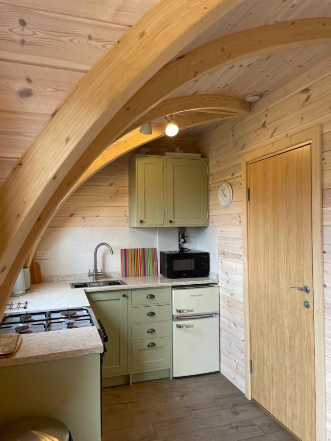 Hedgehog Glamping Pod School House Farm Otel Leighton  Dış mekan fotoğraf